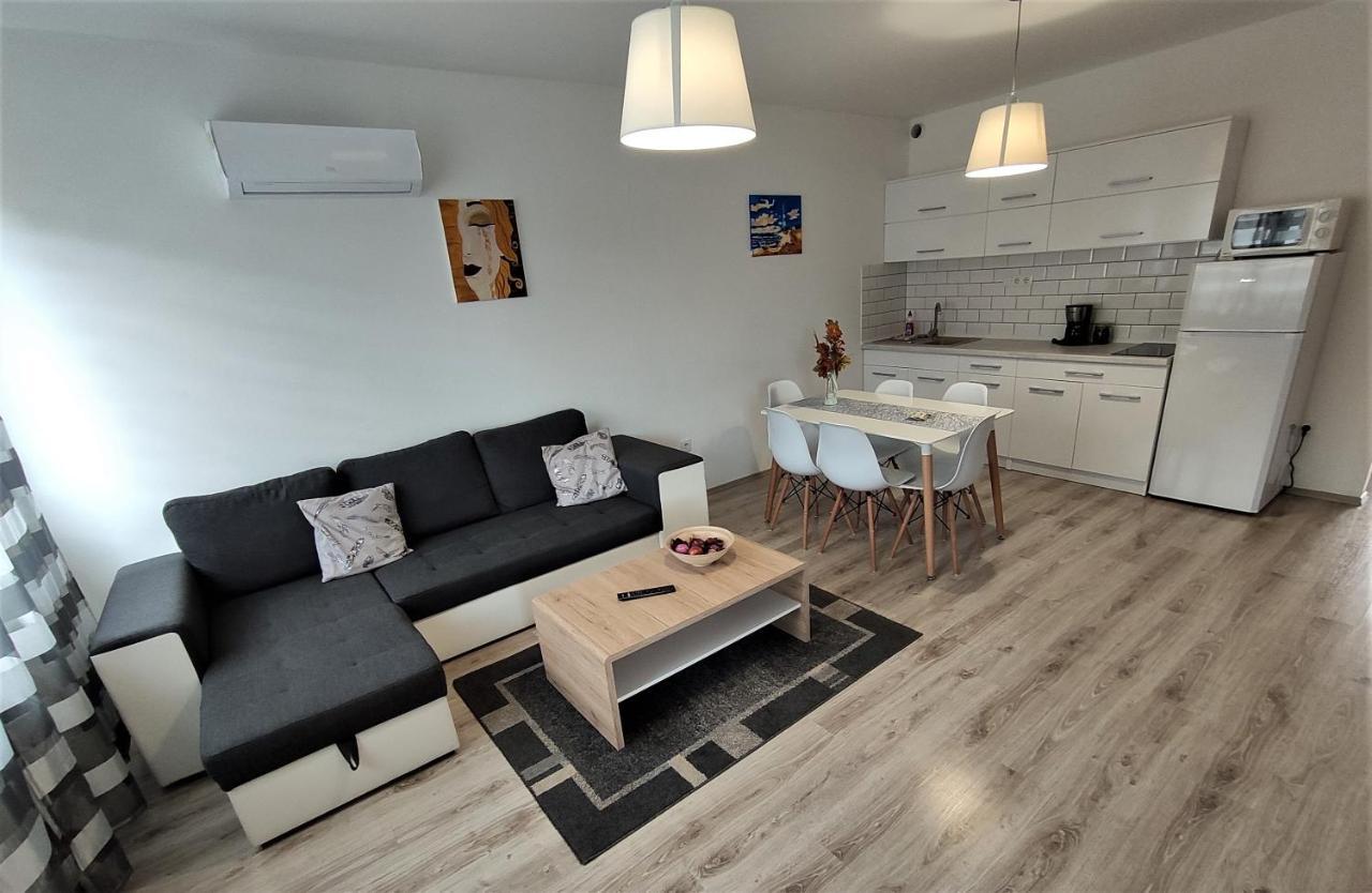 Hatvan Corner Apartments Дебрецен Экстерьер фото