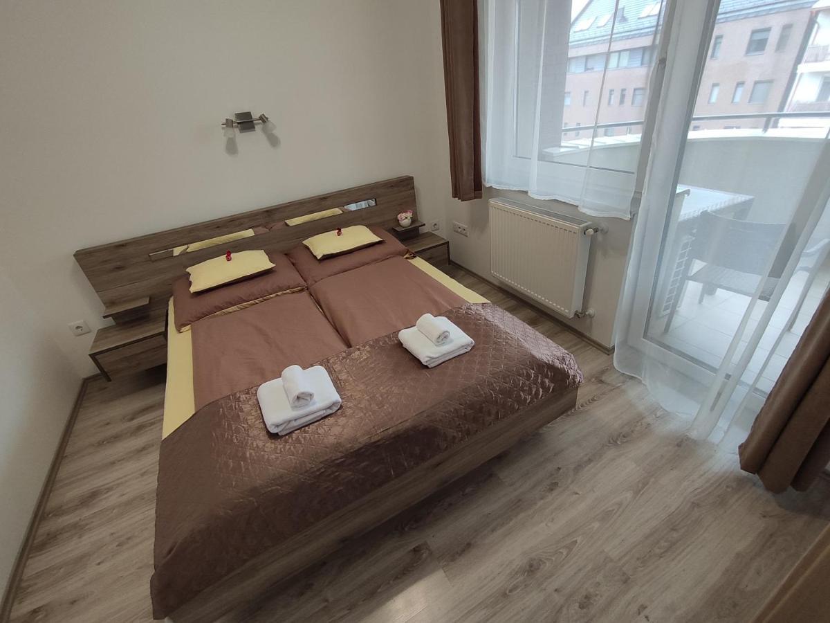 Hatvan Corner Apartments Дебрецен Экстерьер фото