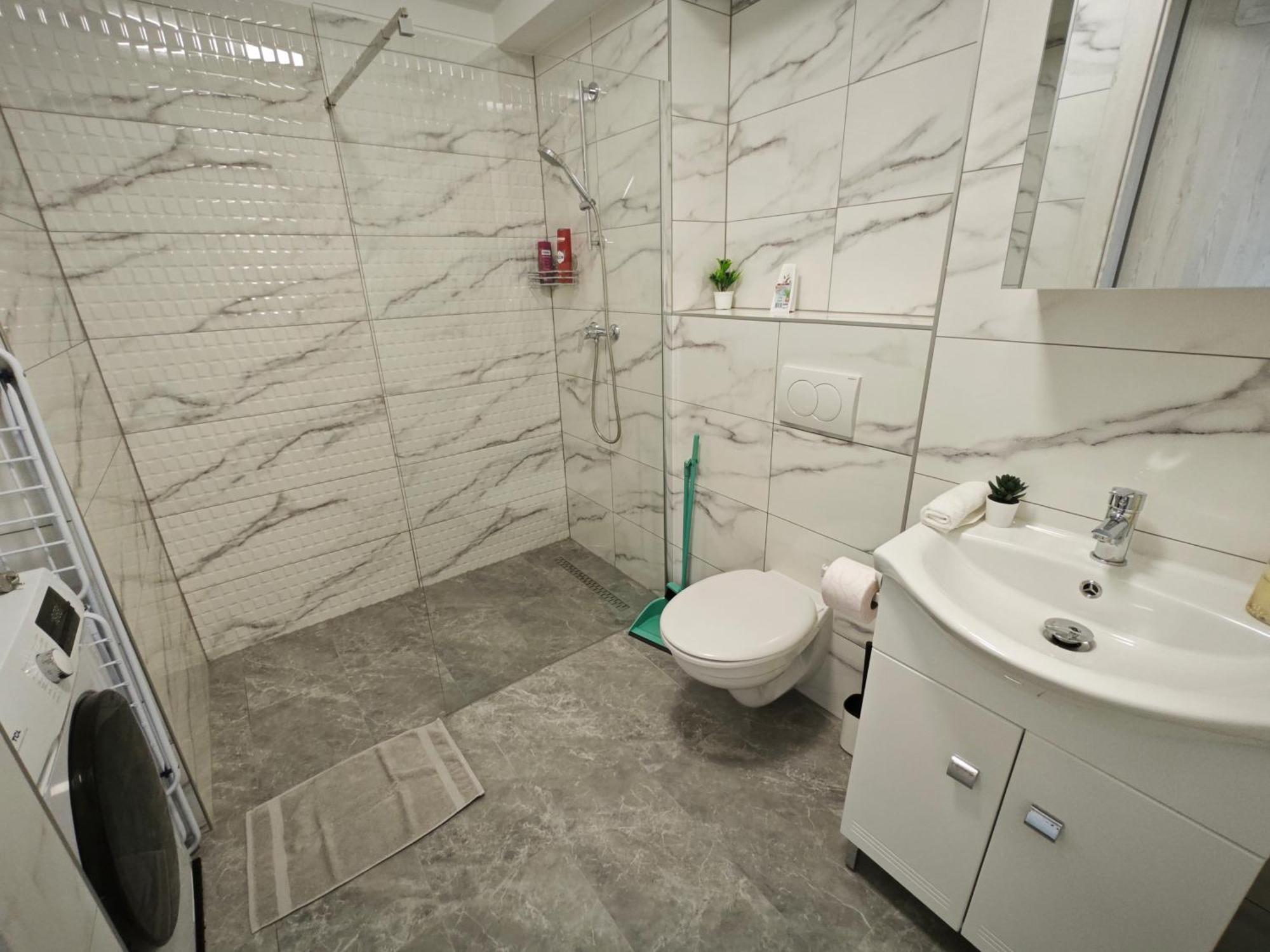 Hatvan Corner Apartments Дебрецен Экстерьер фото